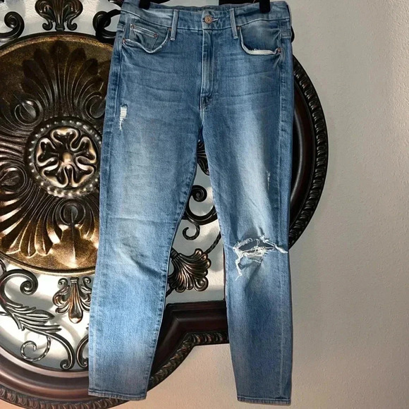 MOTHER Women’s High Waisted Looker Crop Wash Let’s Kick It Denim Jeans Pants 28 - Picture 2 of 16